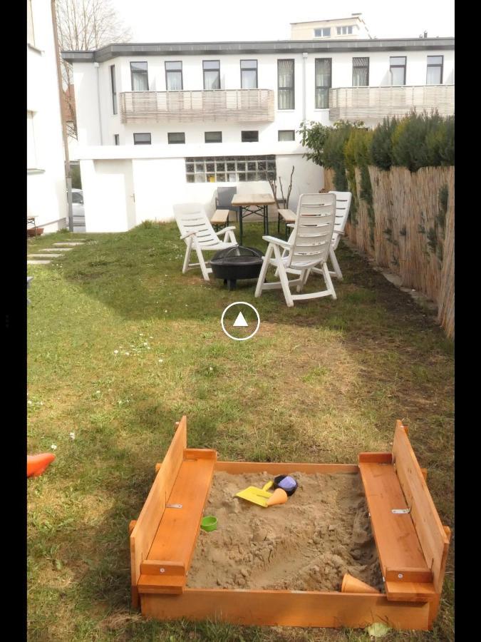 Ferienwohnung Am Bodensee- Zentrale Lage, Free Parking And Wifi, 109 M2, Privater Garten, 7 Gaeste, 2X Kingsize Boxspringbett, Familienfreundlich Friedrichshafen Ngoại thất bức ảnh