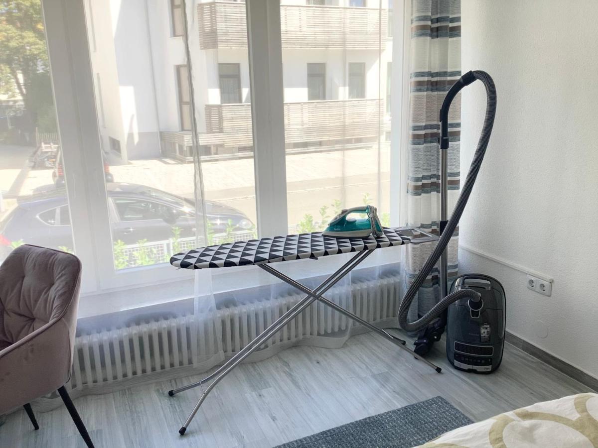 Ferienwohnung Am Bodensee- Zentrale Lage, Free Parking And Wifi, 109 M2, Privater Garten, 7 Gaeste, 2X Kingsize Boxspringbett, Familienfreundlich Friedrichshafen Ngoại thất bức ảnh