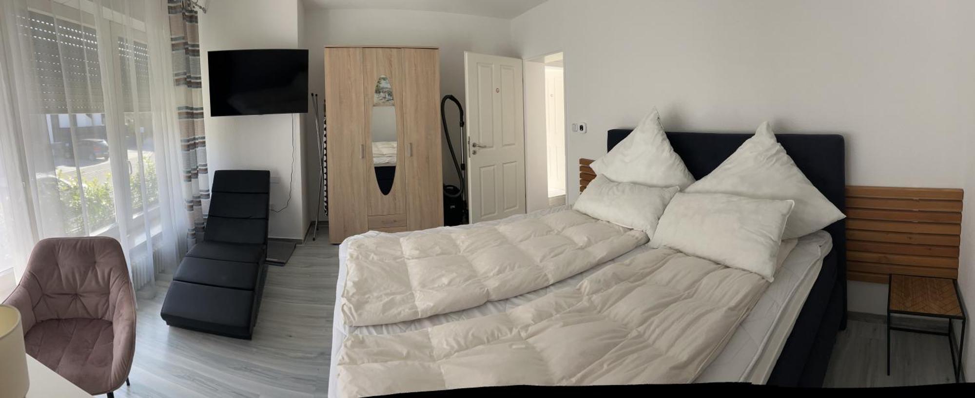 Ferienwohnung Am Bodensee- Zentrale Lage, Free Parking And Wifi, 109 M2, Privater Garten, 7 Gaeste, 2X Kingsize Boxspringbett, Familienfreundlich Friedrichshafen Ngoại thất bức ảnh
